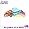 Wholesale Custom Personalized Thin Silicone Fashion Rubber Bracelet